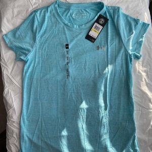 Under Armour women’s short sleeve shirt - Size Medium - New w/tags